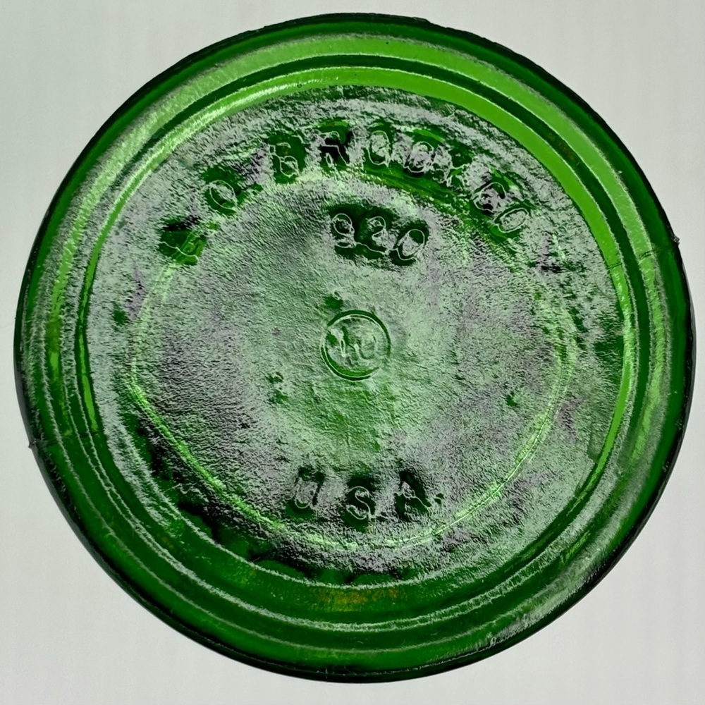 Vintage EO Brody Co. Green Glass Vase 7.5" Tall Bud Vase Diamond Quilt #921 USA - Picture 3 of 8